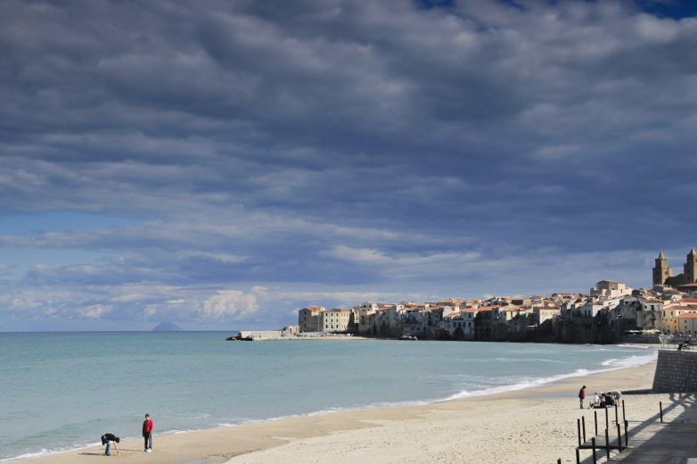 Sandy beach in Cefalù